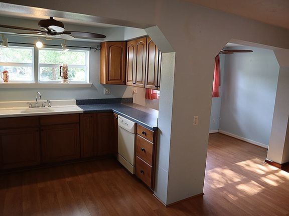 5th image of 154 N Lakeview Dr