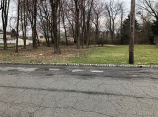 3 Club Rd, Fairfield, NJ 07004