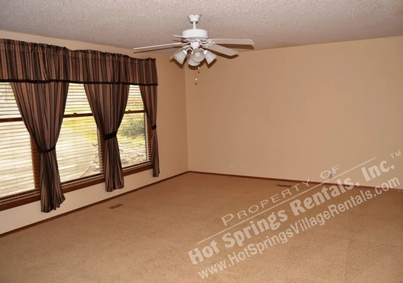 West Gate Area | Home | Unfurnished — Photo 4