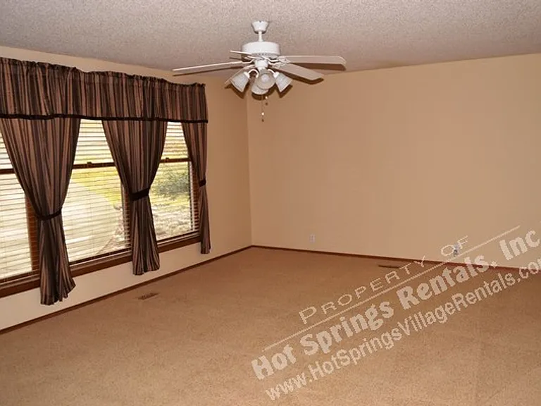 9 Ona Cir — Photo 4