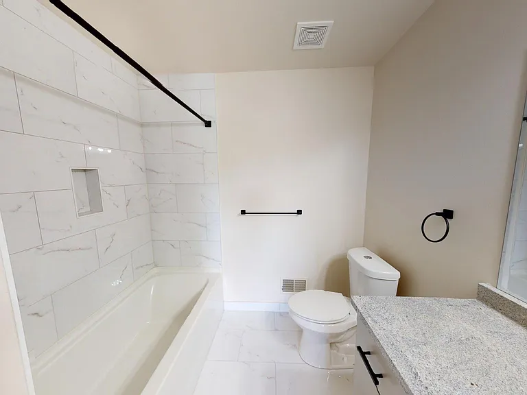 322 Donovan St — Photo 13