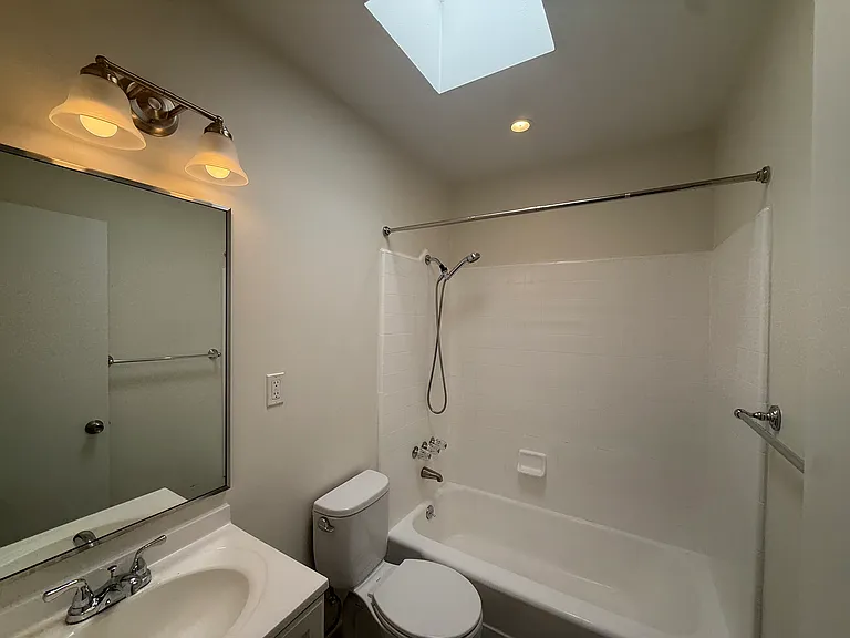 1228 N McCadden Pl #5 — Photo 10