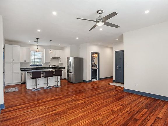 4th image of 3138 Orleans Ave