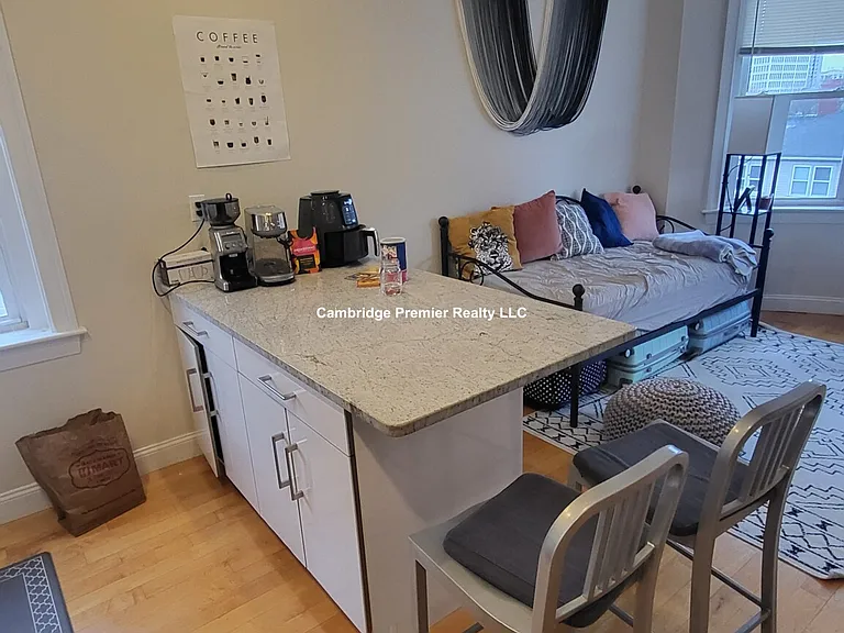 281 Harvard St #11 — Photo 8