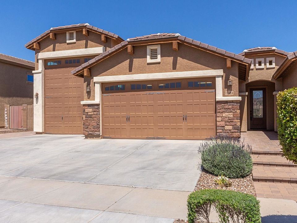 1st image of 15984 W Poinsettia Dr