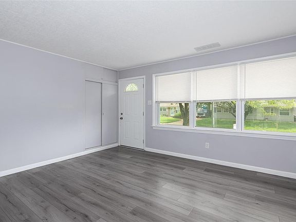4th image of 4108 Davis St