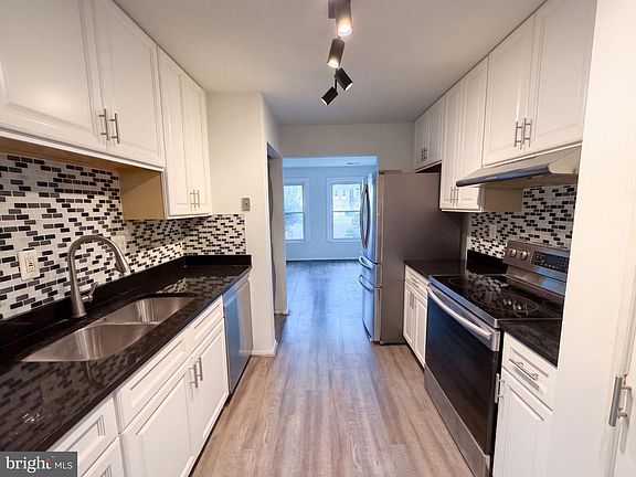 2nd image of 706 Kaplan Ct