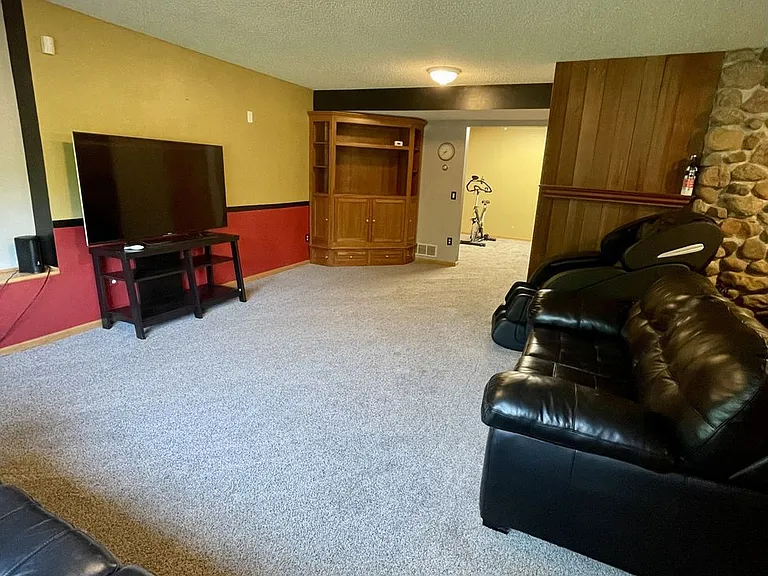 9533 Lansing Ave N — Photo 26