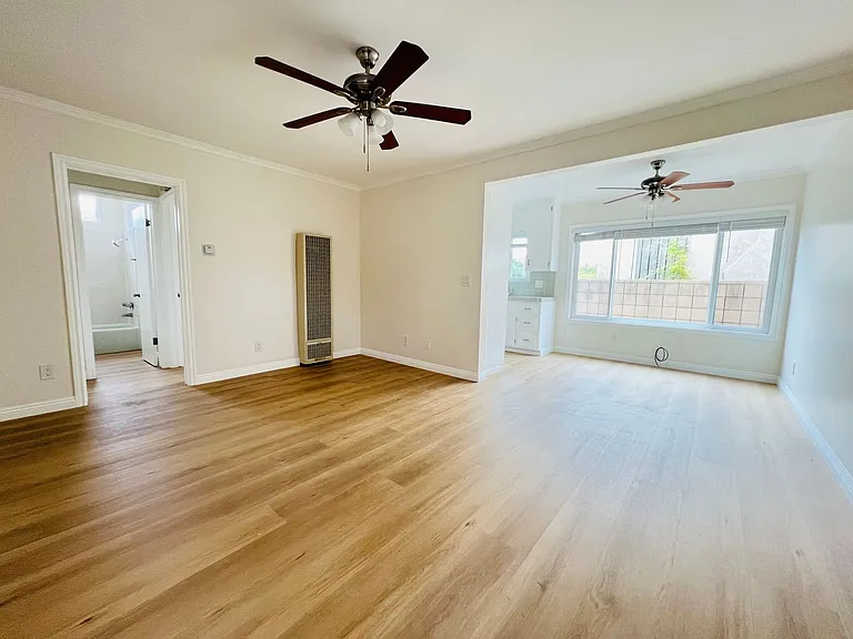 905 S Cabrillo Ave — Photo 3