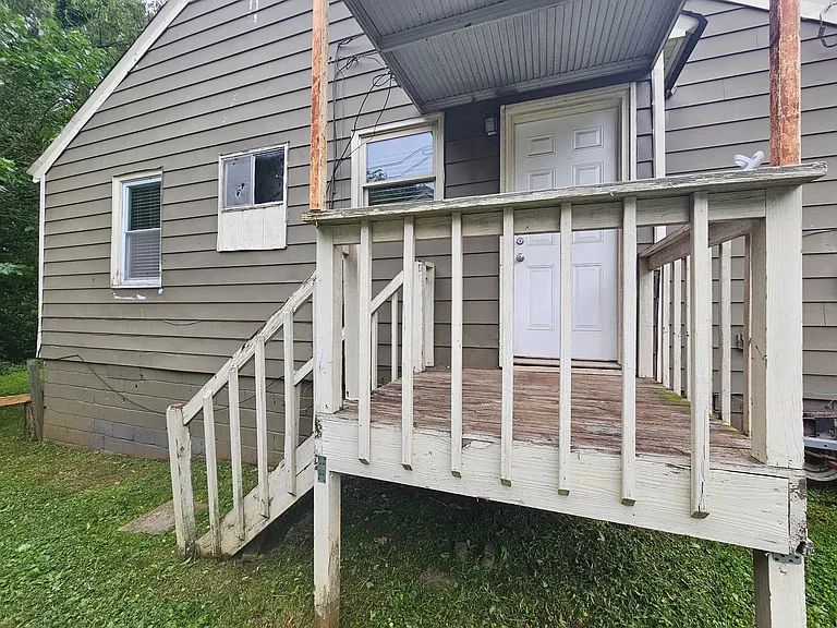 618 Frasier St SE — Photo 18