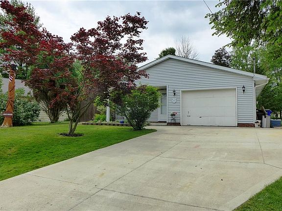 3rd image of 1121 Lake Ave