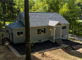 540 Oakford Park Rd, Jeannette, PA 15644