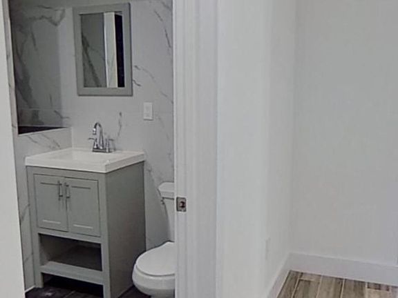 3rd image of 2539 W 17th St Floor 1-2