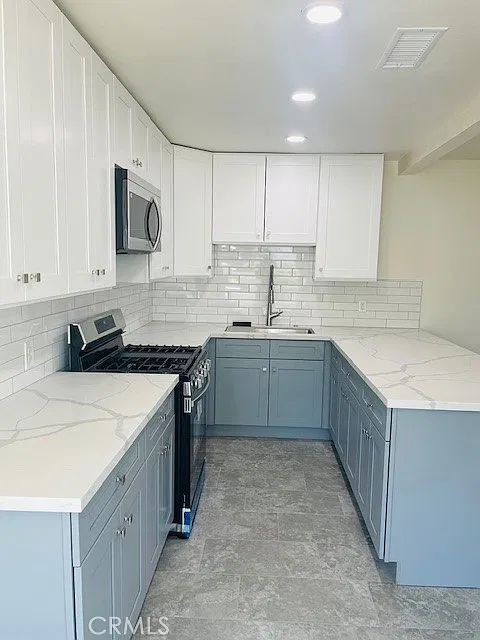 2 bed, 800 sqft, $2,000 — Photo 3