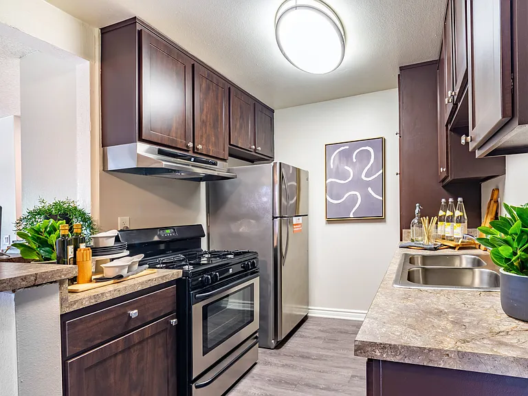 CASA GRANDE APARTMENT HOMES — Photo 36