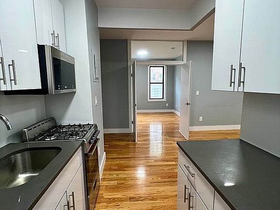 3rd image of 327 E 19th St #F2