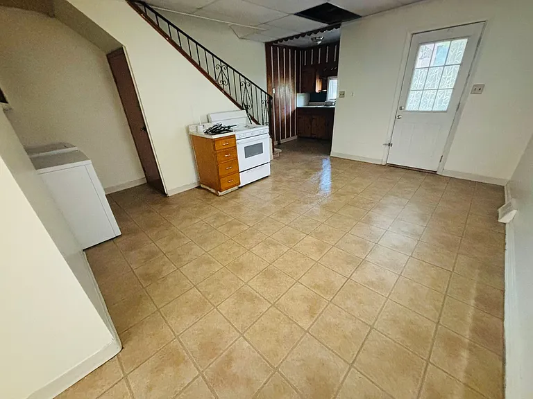 18 Maitland St — Photo 3