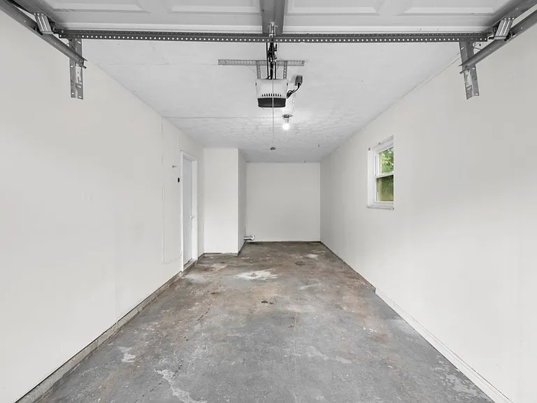10203 Storm Dr — Photo 21
