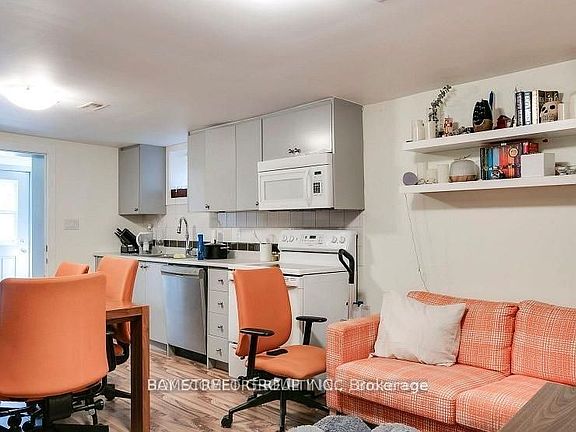 2nd image of 178 Rosemount Ave