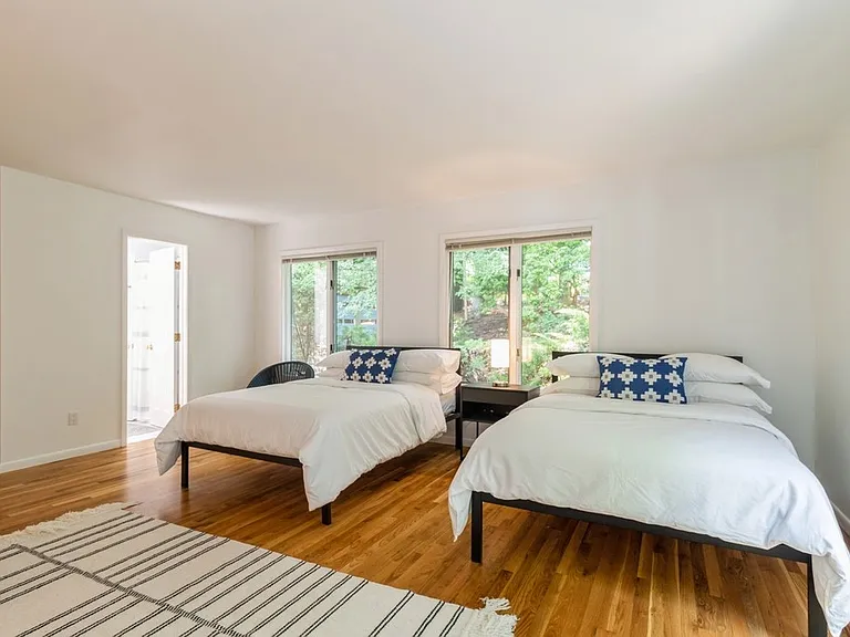 8 Bay Woods Dr — Photo 21
