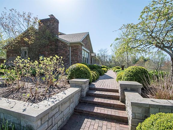 4th image of 3920 Crawley Ln