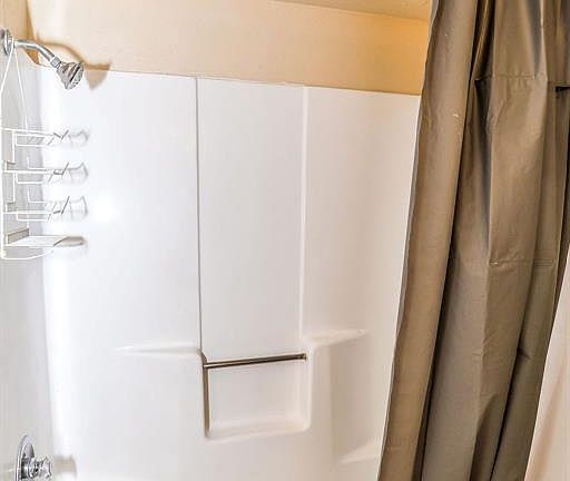 5th image of 2221 Stella St APT 3