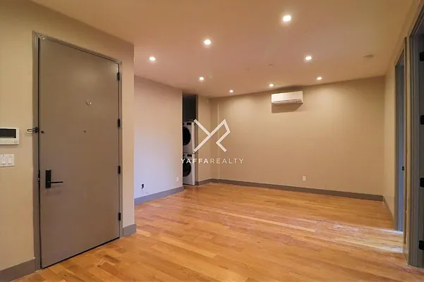 Rented by Yaffa Realty LLC | media 10