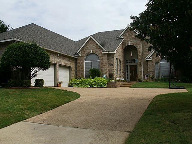1st image of 2805 Creek Bend Ct