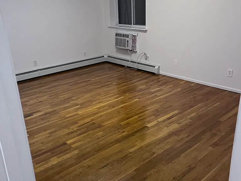 1861 Paulding Ave — Photo 5