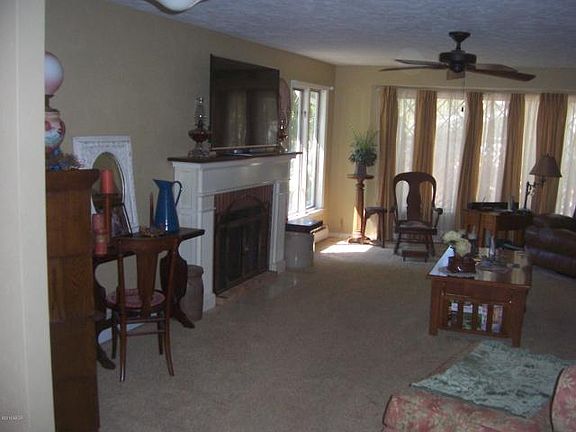 3rd image of 23 Hillcrest Dr