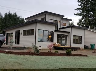 1588 Country Club Dr, Camano Island, WA 98282