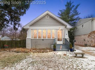 140 E Lawrence Ave, Royal Oak, MI 48073