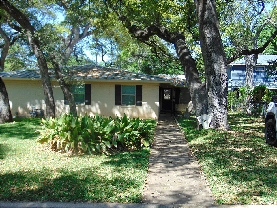 3904 Bailey Ln