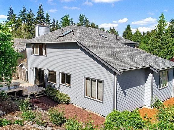 4th image of 10908 206th Avenue Ct E