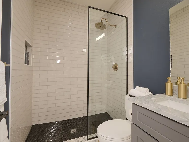 Spanish Villa — Photo 17