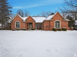 3158 Deer Creek Dr, Lambertville, MI 48144
