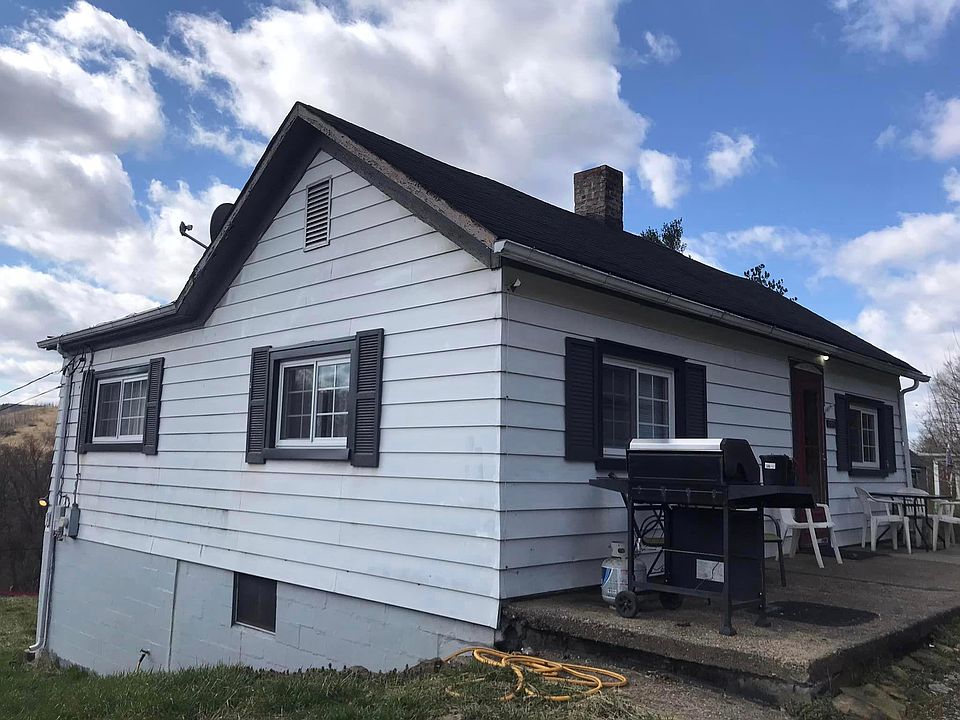 1st image of 68181 Crawford St