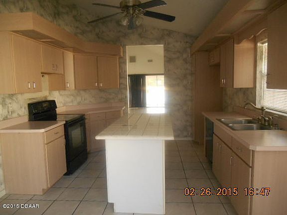 3rd image of 565 Crooked Stick Dr