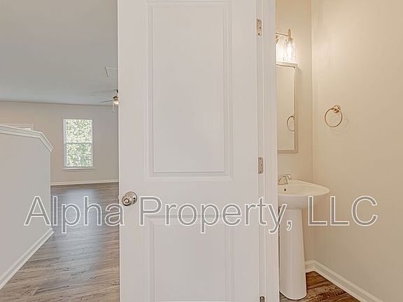4th image of 18 Limestone Way