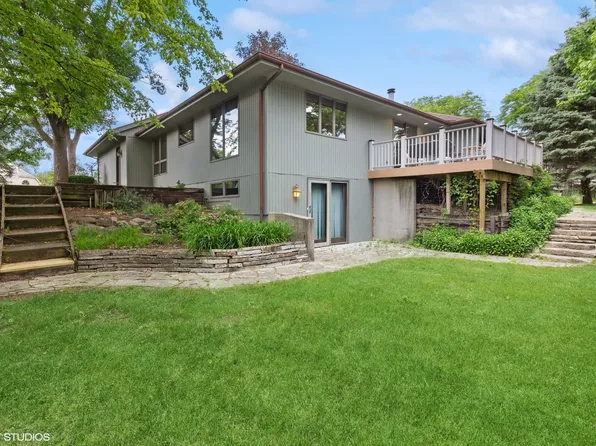 502 S Brookshore Dr, Shorewood, IL 60404