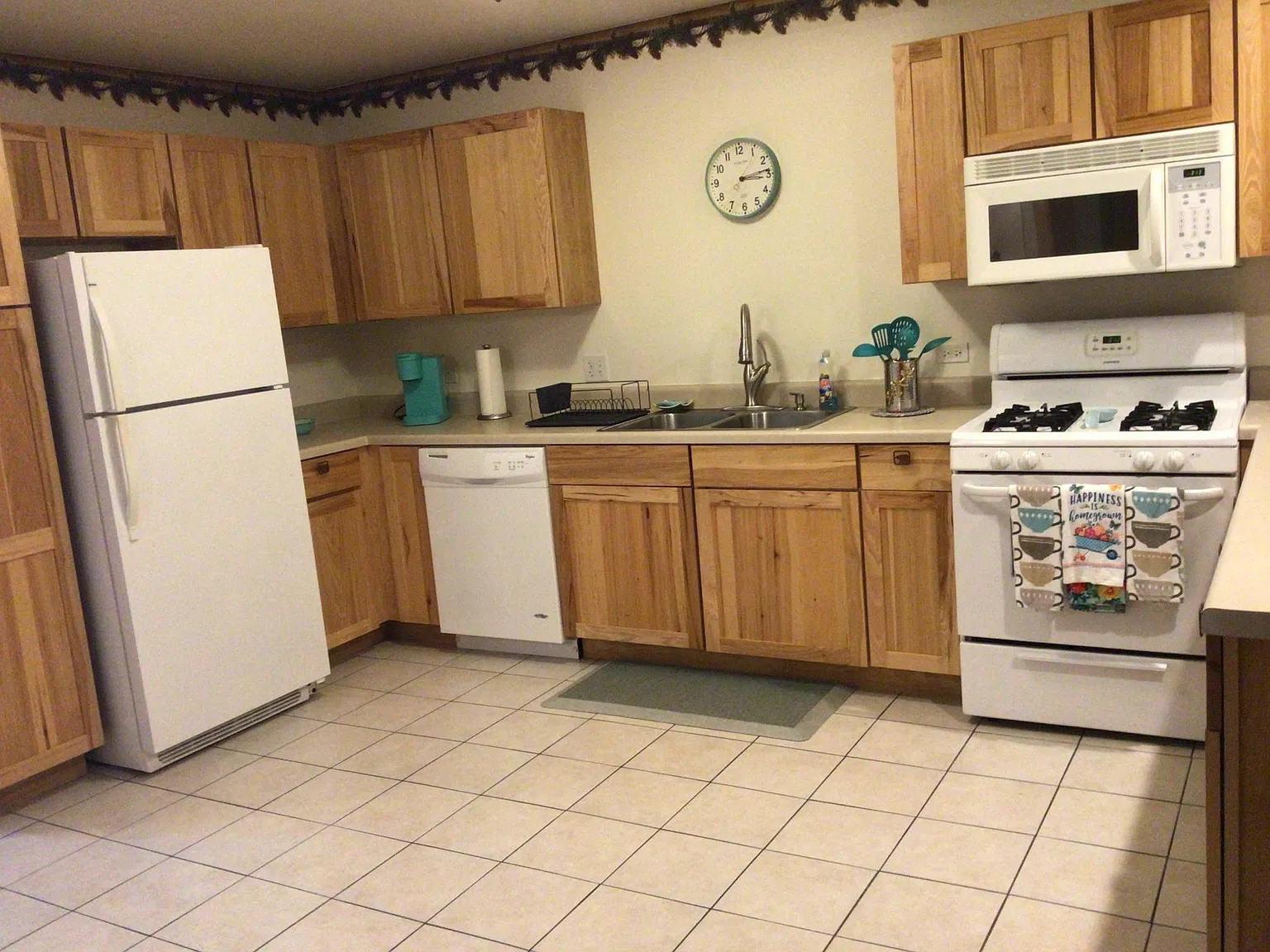 2 bed, 1800 sqft, $1,500 — Photo 2