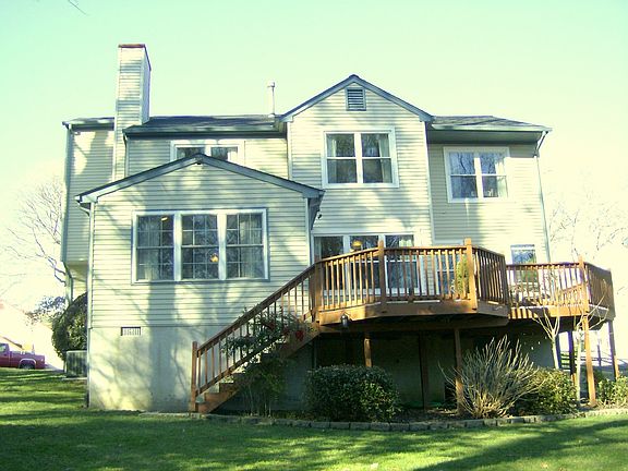 3rd image of 315 Summerlake Ln