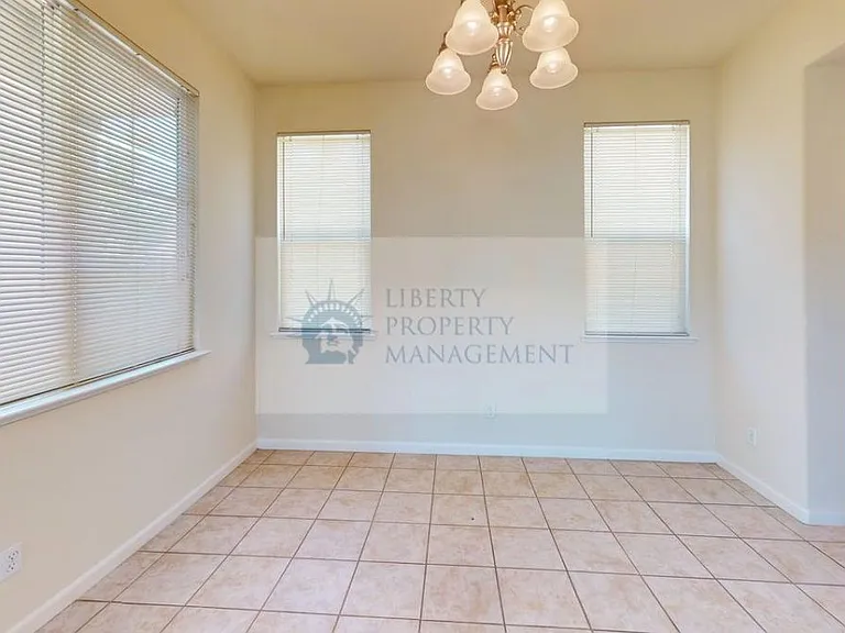 16998 Cobble Creek Way — Photo 7