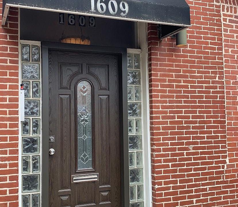 1st image of 1609 N Wood St #1