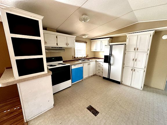 2nd image of 2413 Salmon St