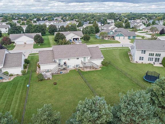 2nd image of 191 E River Dr