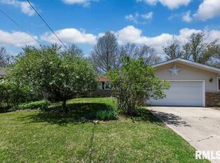 123 Field Grove Ct, East Peoria, IL 61611