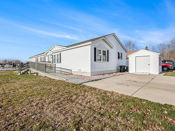 3rd image of 529 Swan Creek Ct