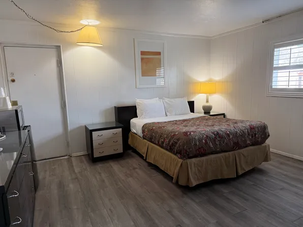 112 McArthur St, Grants, NM 87020