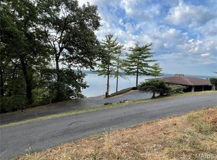 3100 Illini Trl, Godfrey, IL 62035